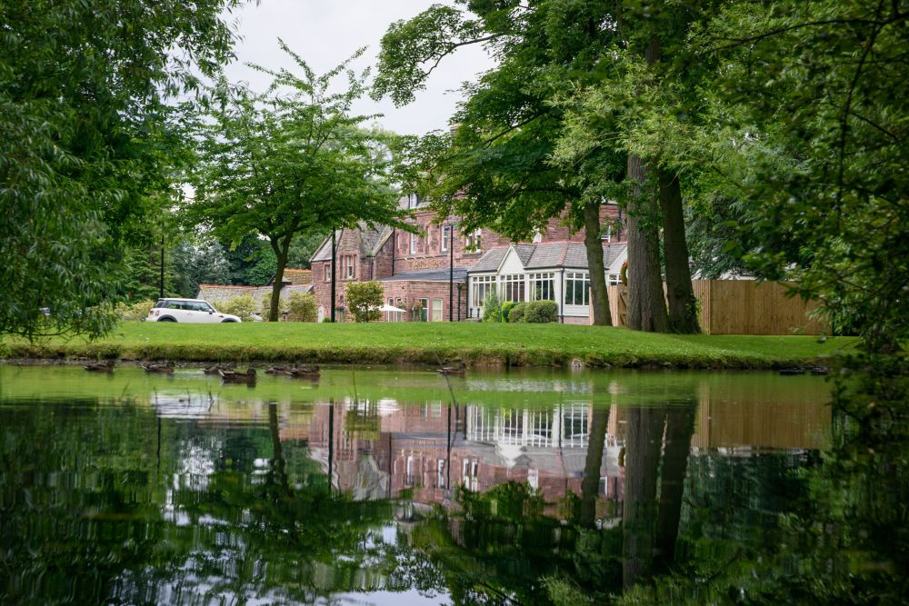 - The Red Fox, Thornton Hough