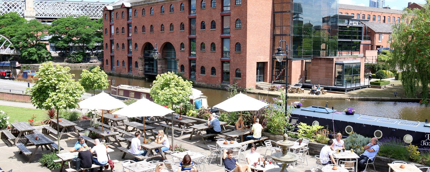Looking for places to eat in Manchester? Visit our pub & restaurant