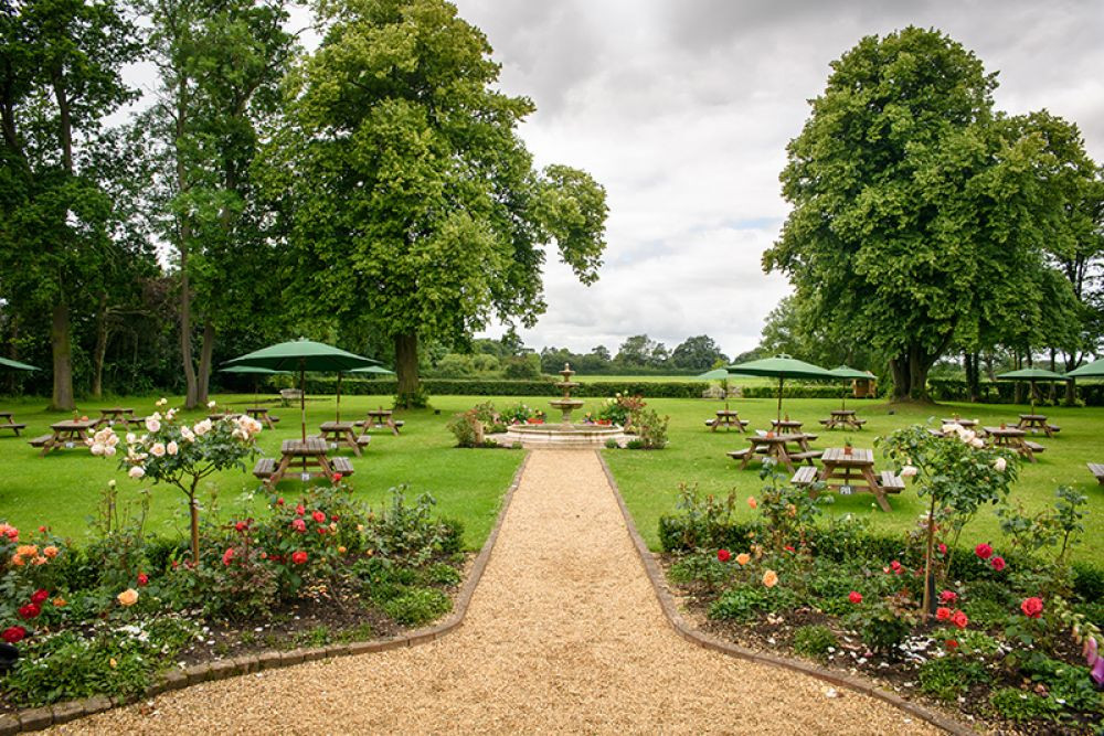 - The Red Fox, Thornton Hough