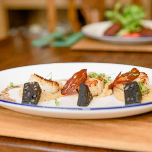 - The Red Fox, Thornton Hough